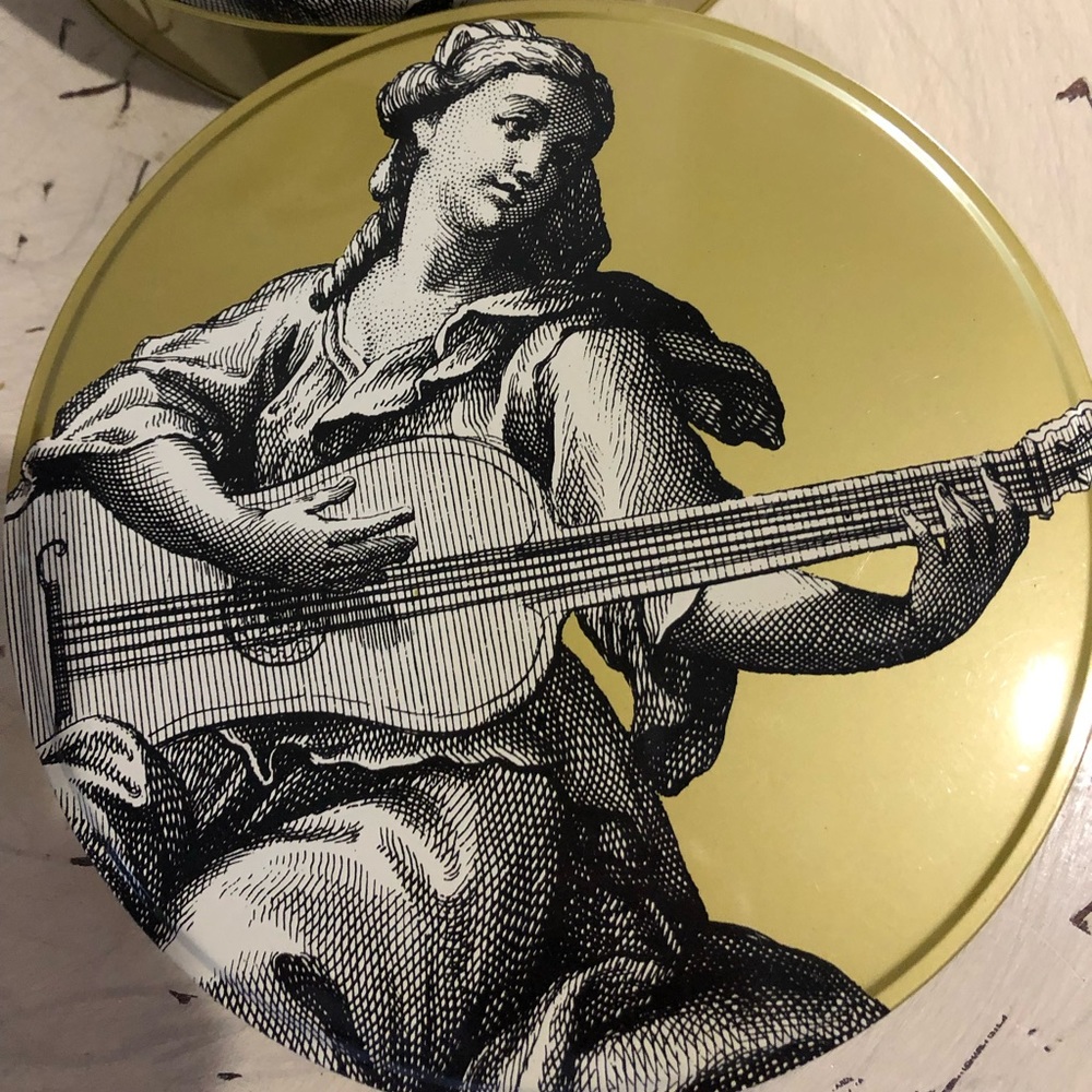 Set of 2 Tins, Musical, Old World, Holiday 🎄🎅🏻